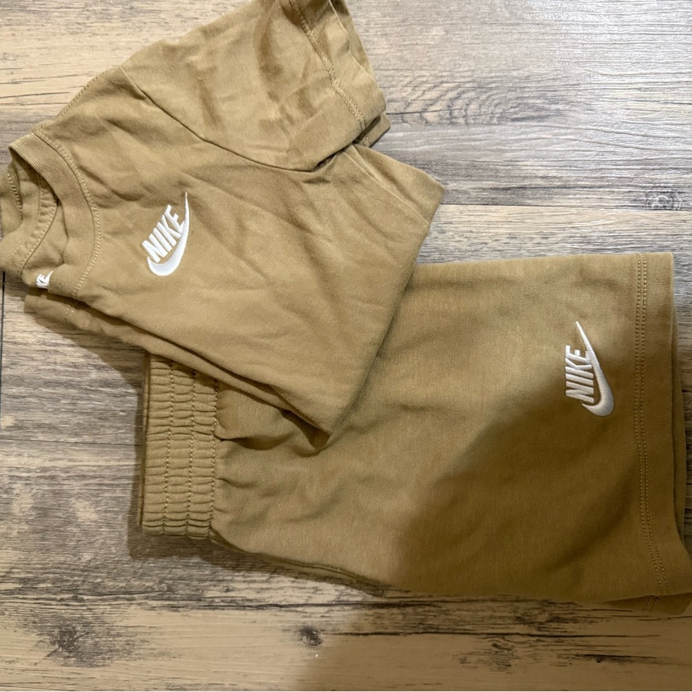 Nike Kids Tan Short set
